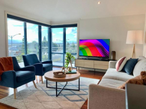 Amazing Beachfront & City Views 2 bed 2 bathroom